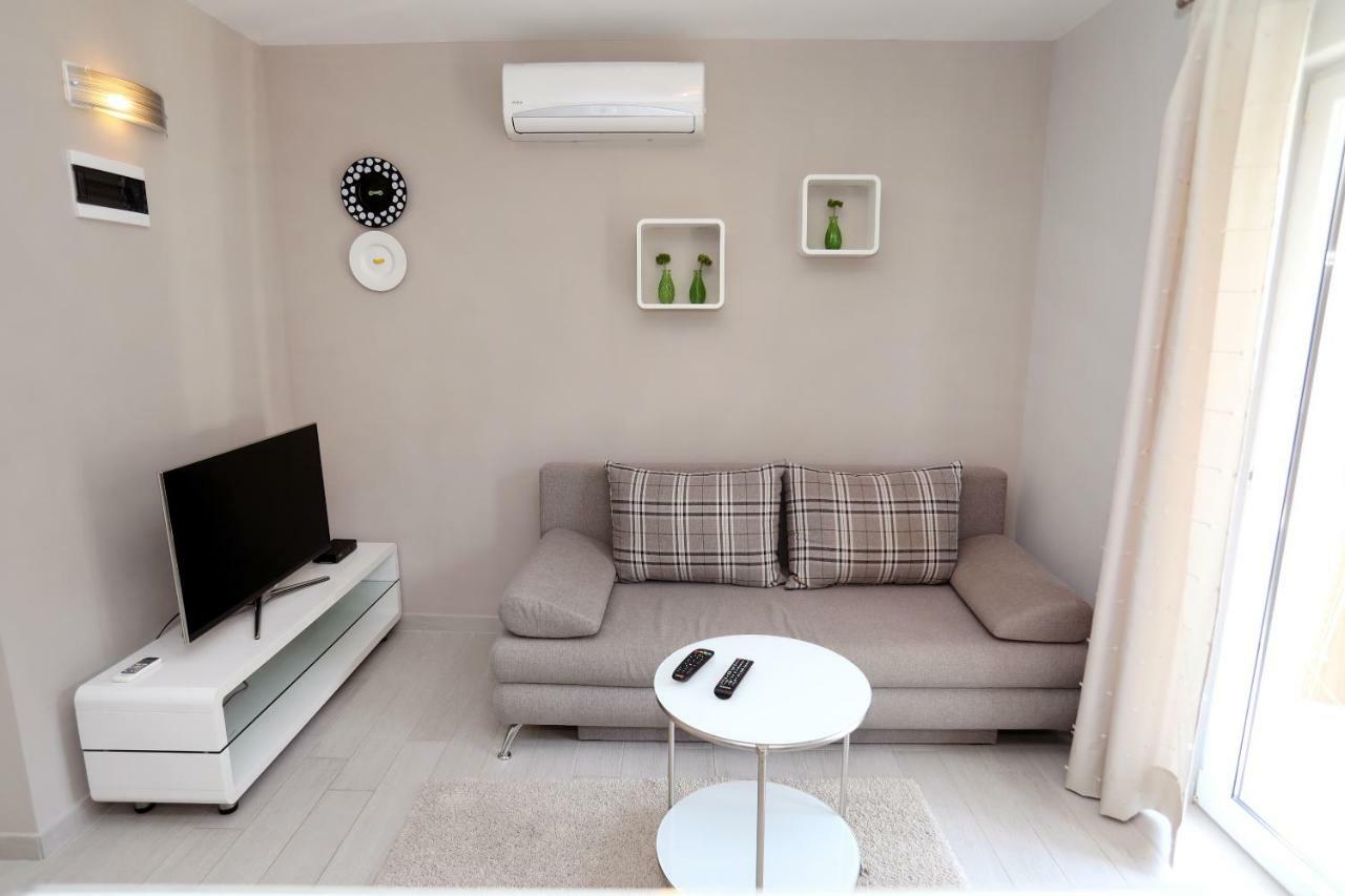 Apartments Sakal Trogir Eksteriør bilde